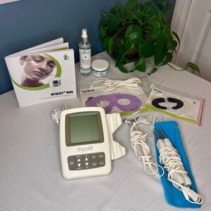 Myolift Mini Facial Microcurrent Device & accessories